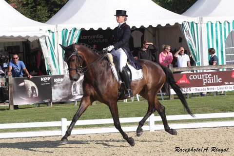 Isabelle Pinto et Hot Chocolat de la Gesse - Champion de France Pro 3 à Vierzon